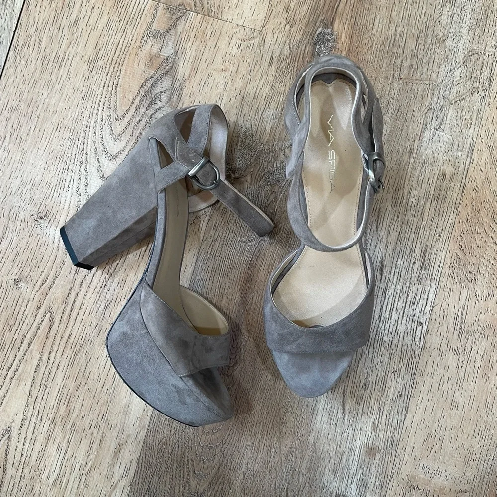 Via Spiga Suede Block Heel Sandals Size 9 Taupe Minimalist Quiet Luxury